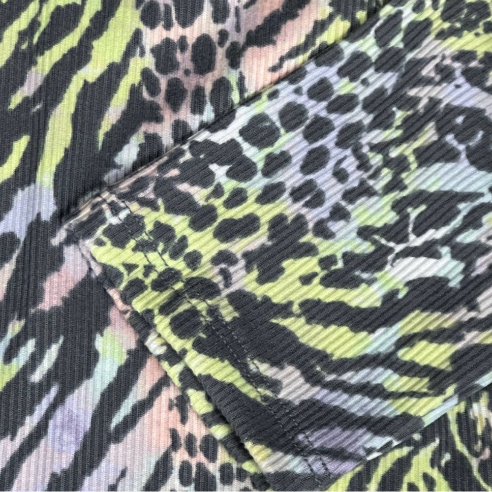 No Boundaries Leopard Pastel Graphic Long Sleeve Top Size Jr XL